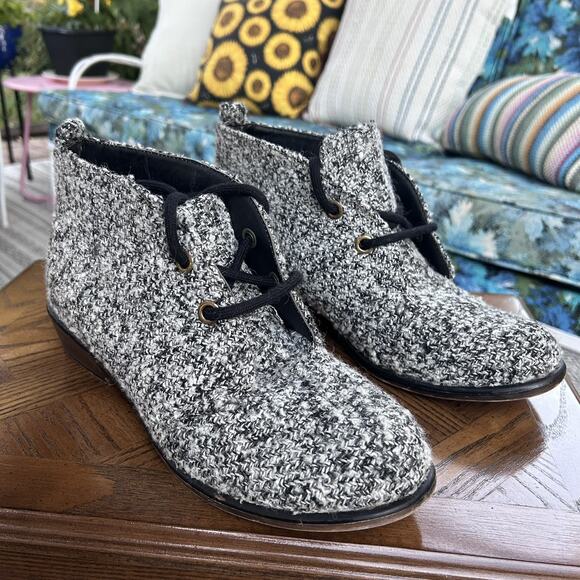 Dirty Laundry Tweed Black White Tweed Boots Size EU 41 US 10 - Picture 11 of 11